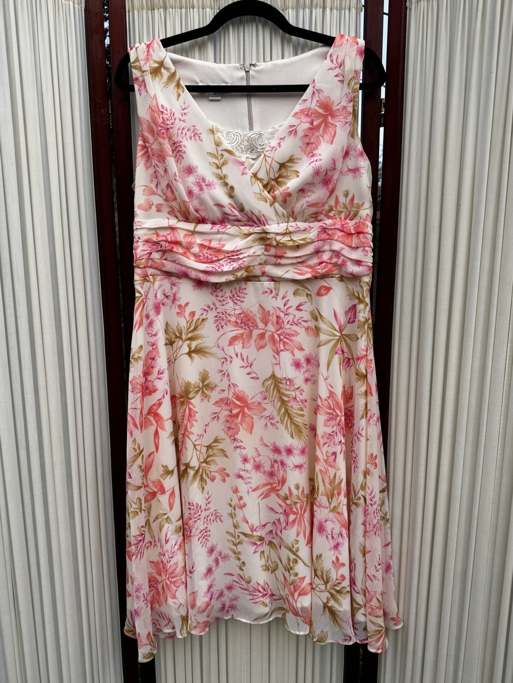 Dressbarn floral midi dress 14P